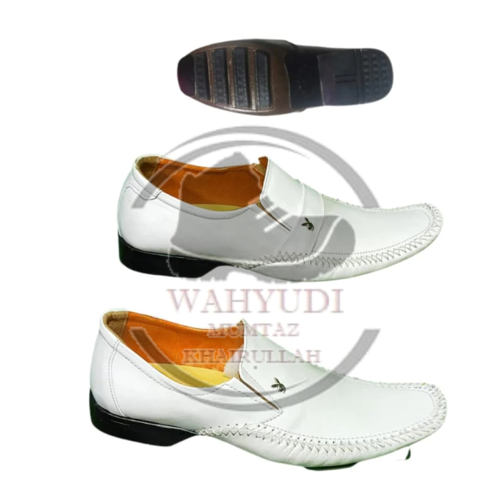 Sepatu pantopel putih Sepatu pantofel pria sepatu playboy putih kulit asli Sepatu formal kerja pria