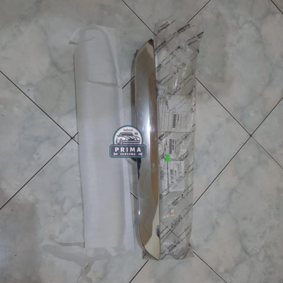 TRUNKLID LIST CHROME PINTU BAGASI SIENTA ORIGINAL