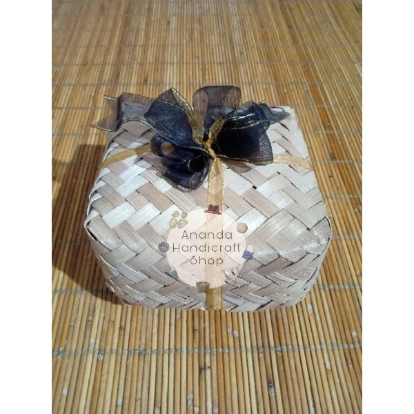 

besek untuk hampers dan souvenir