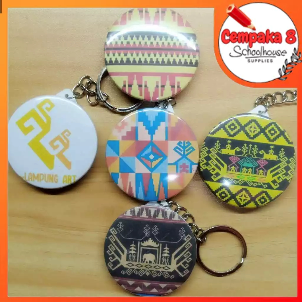 Gantungan Kunci Ganci & Pin Bros 4,4 CM Bulat Peniti Tas Totebag Oleh-Oleh Khas Lampung Tapis Berser