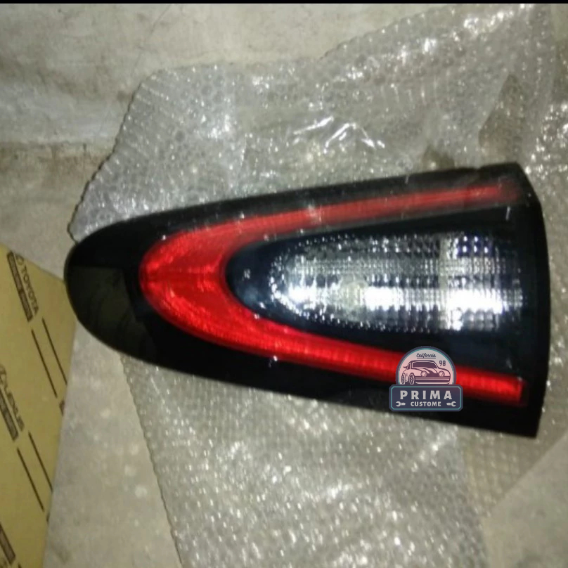 LAMPU BAGASI REFLEKTOR TOYOTA SIENTA TYPE Q ORIGINAL