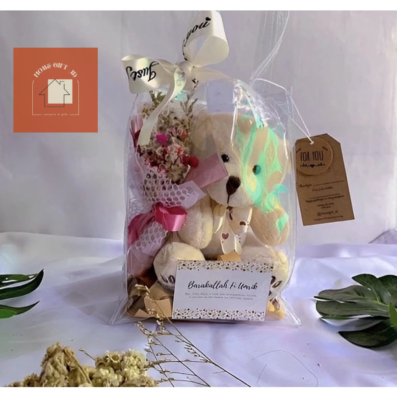 

Hampers Gift Bag Simple Part 3/ Hampers Gift Box Cewek/ Hampers Gift Box Cowok/ Hampers Gift Box/ Kado Ulang Tahun/ Kado Wisuda/ Kado Anniversary/ Kado Valentine