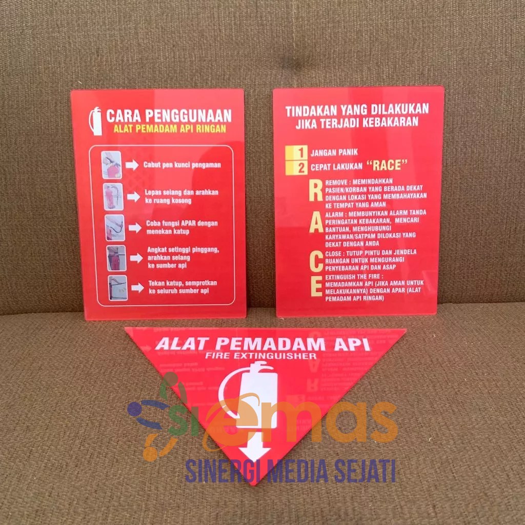 

Akrilik Apar Lengkap | Set Akrilik Rambu Alat Pemadam Api | Set Akrilik APAR Bening