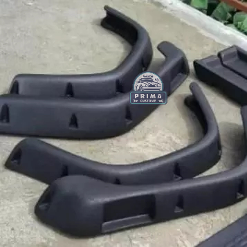 OVER FENDER JEEP CJ7 MODEL BAUT