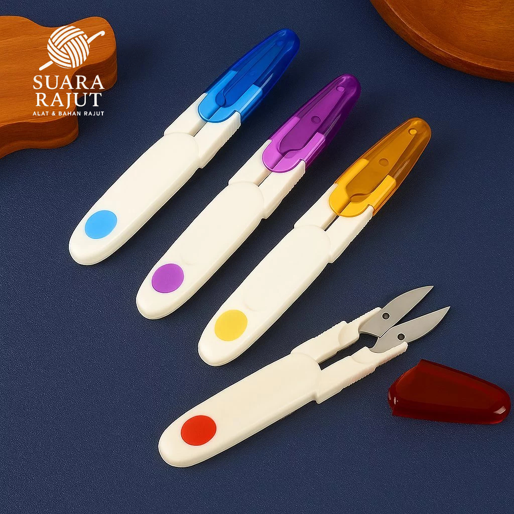 

SUARA RAJUT - GUNTING MINI BUANG BENANG RAJUT / PEMOTONG BENANG + TUTUP PREMIUM QUALITY