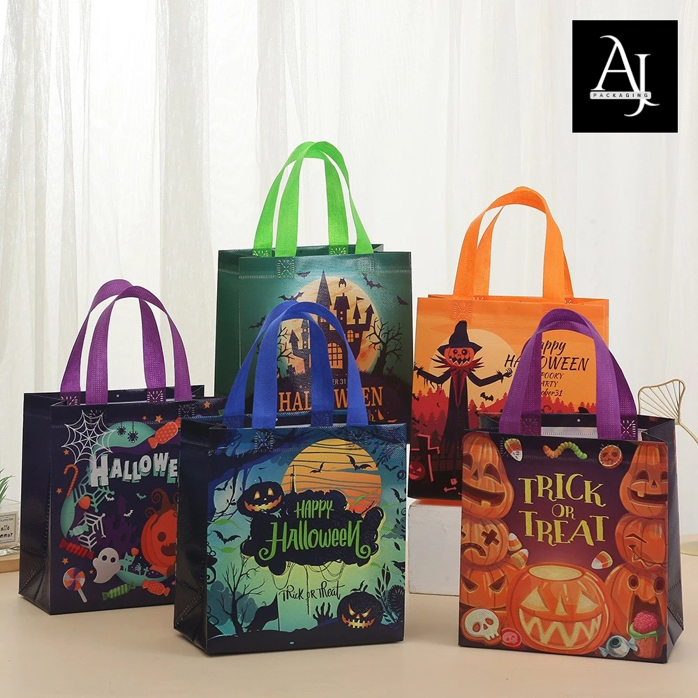 

Paper Bag Tas Kain Non Woven Halloween Tahan Air 22x23x11cm