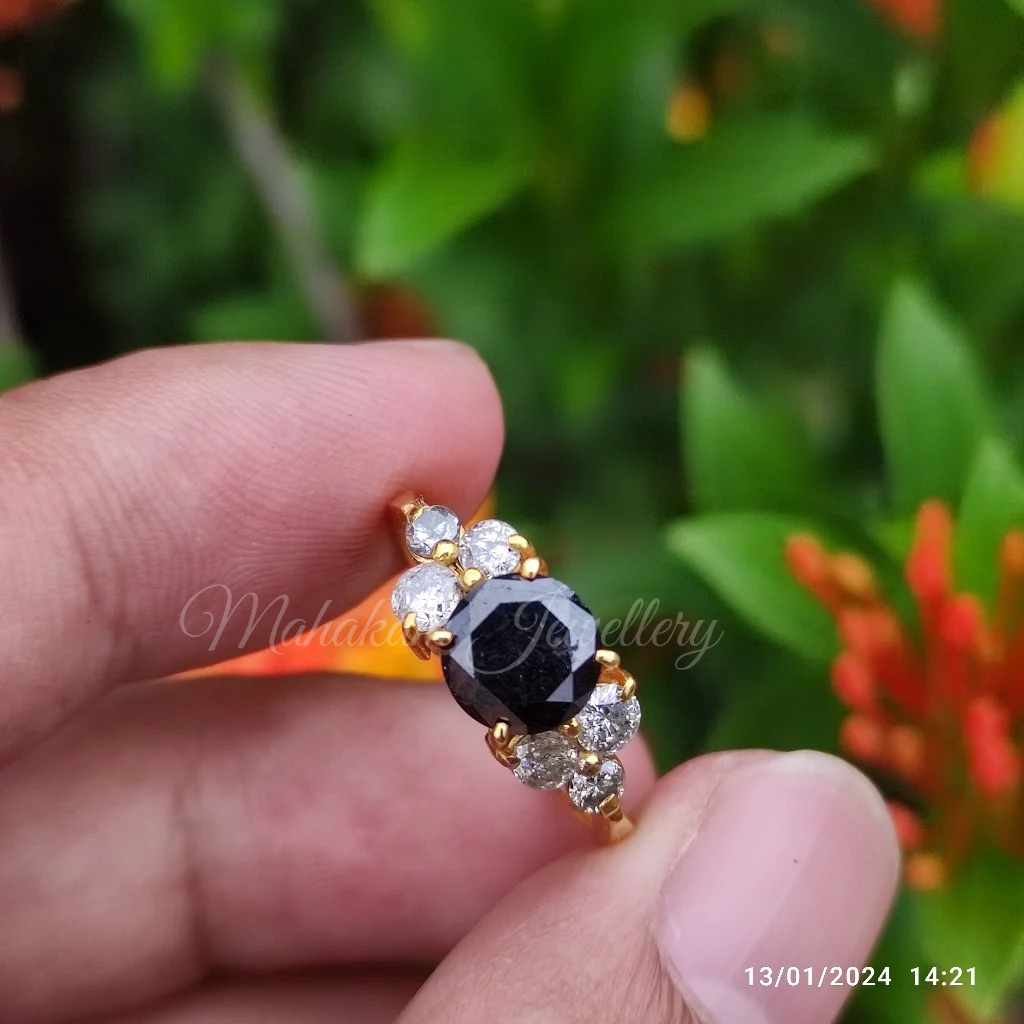 Cincin emas berlian hitam eropa