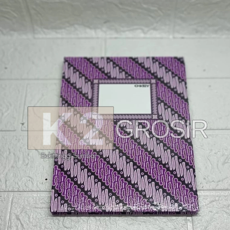 

Buku Tulis Hard Cover Kwarto 100 Okey