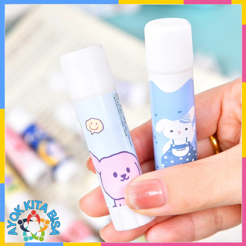 

AKB Lem Perekat Kertas Padat Glue Stick Lem Stik Batang Putar Sekolah Kantor Motif Korea Lucu