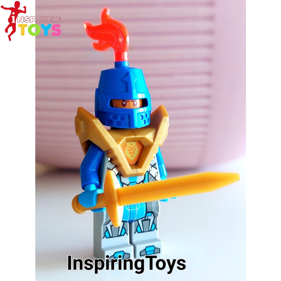 LEGO Nexo Knight Soldier - Pearl Gold Armor + Sword