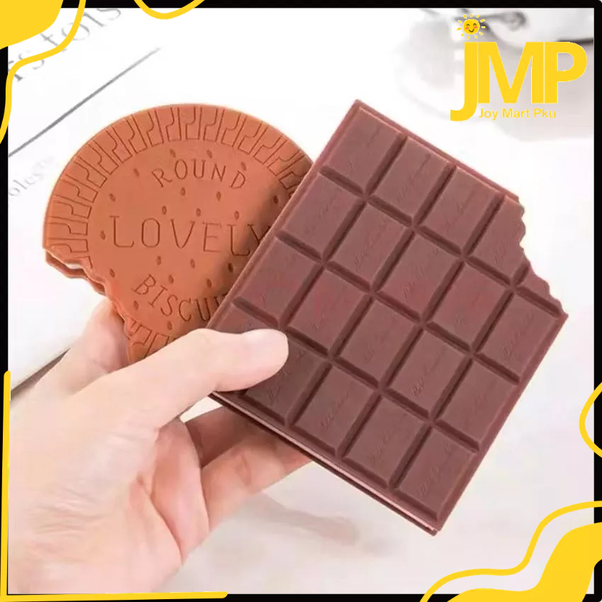 

JMP - Notebook Mini Coklat Gigit Putih Motif Lucu Biskuit Cokelat Isi 80 Lembar Buku Catatan