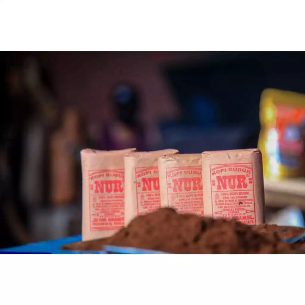 

KOPI NUR LEGEND – Kopi Bubuk Kertas Kacang Sejak 1943 (100 gram)