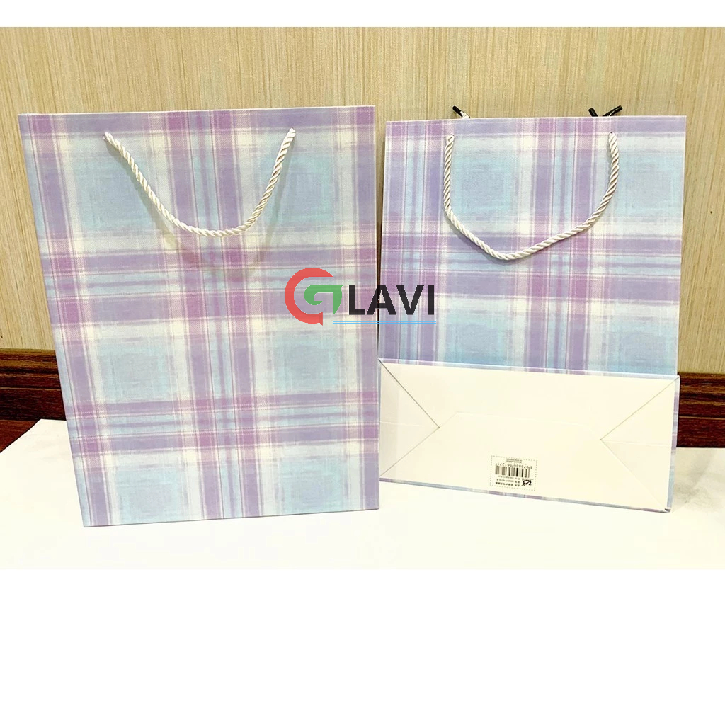 

PAPER BAG IMPOR ABSTRAK TEGAK SEDANG / PAPER BAG SOUVENIR /PAPER BAG