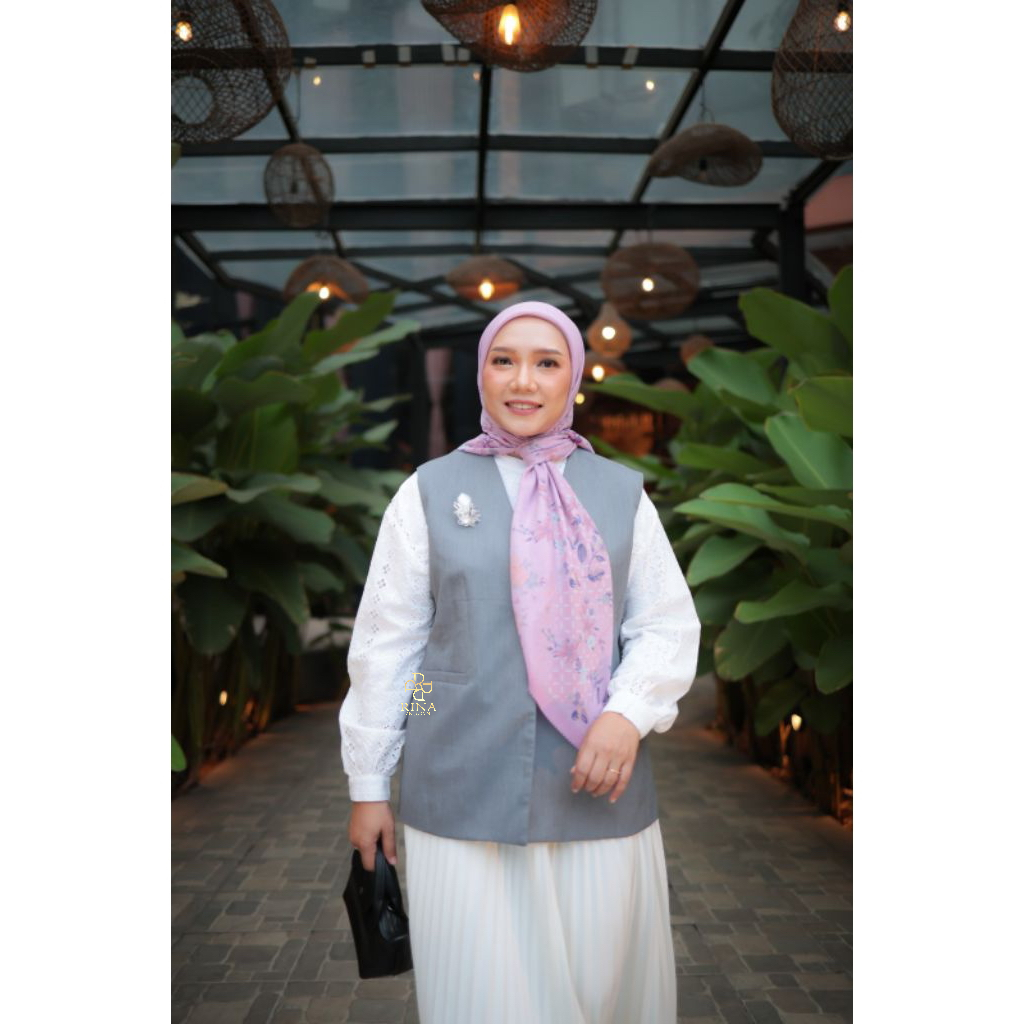 Hijab Voal Segiempat Azalea Series Punch | Scarves by Rina Anggraini | Motif bunga | Pink | Pastel