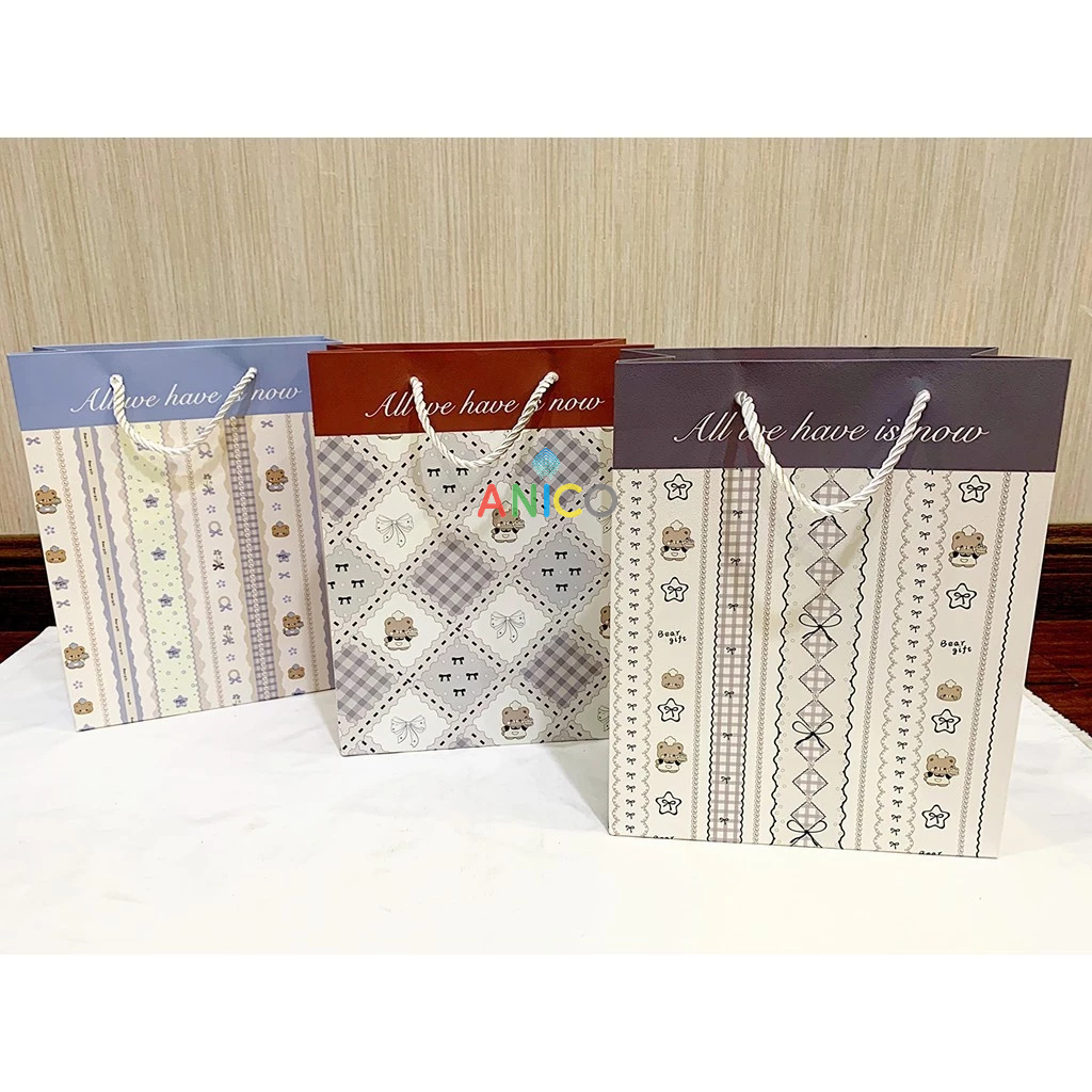 

PAPER BAG IMPOR LUCU BEAR ALL WE HAVE KECIL TEGAK / PAPER BAG LUCU/ PAPER BAG FANCY/GOOLDIE BAG