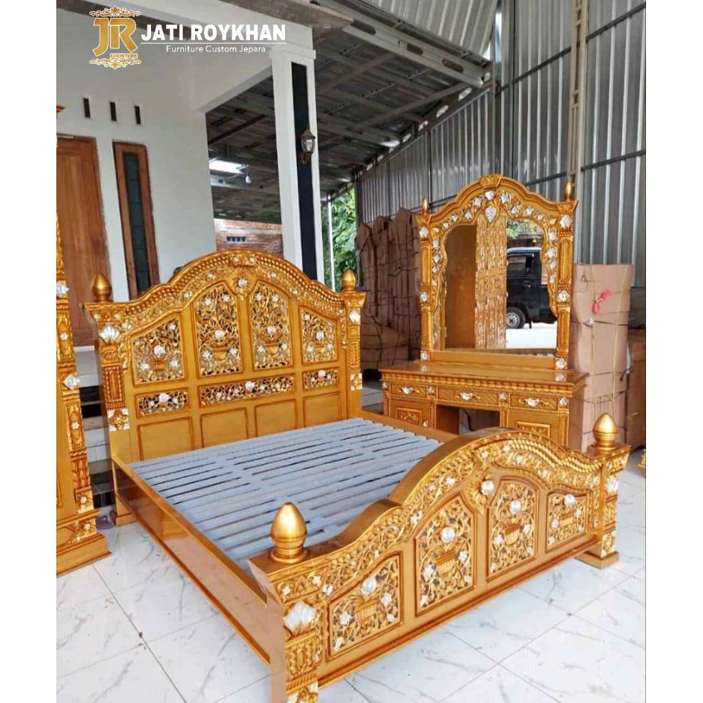 Set Kamar Dipan Tempat Tidur Lemari Pakaian & Meja Rias Model Ukir Gebyok Jepara