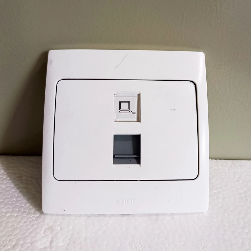 Barang Baru Legrand Mallia Outlet Data RJ45 CAT 6