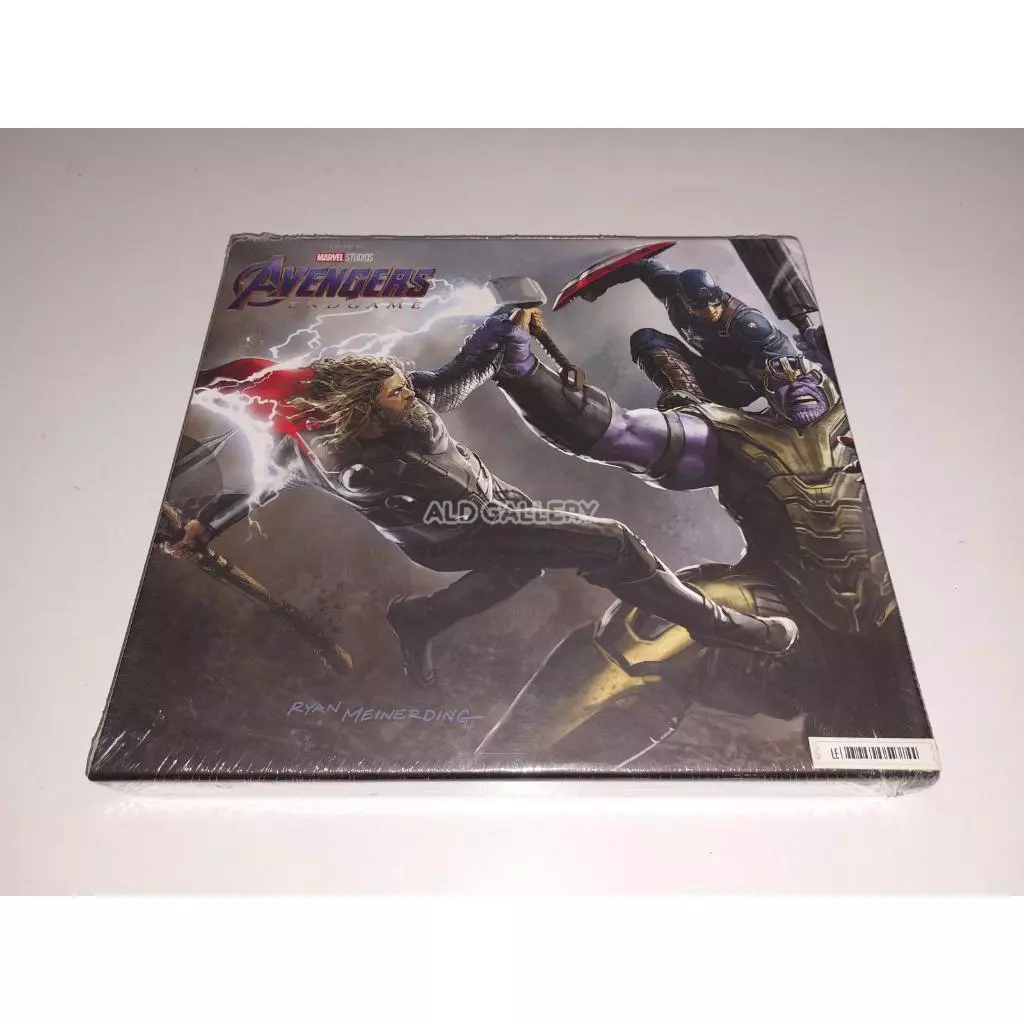 Buku Marvel Cinematic Universe "MARVEL'S AVENGERS : ENDGAME - THE ART OF THE MOVIE (SPECIAL EDITION)