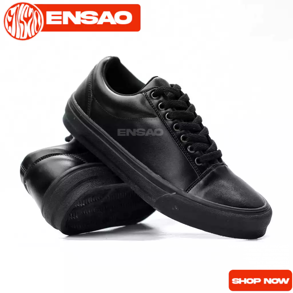 Sepatu Sneakers Pria Hitam Kasual Tali Big Size