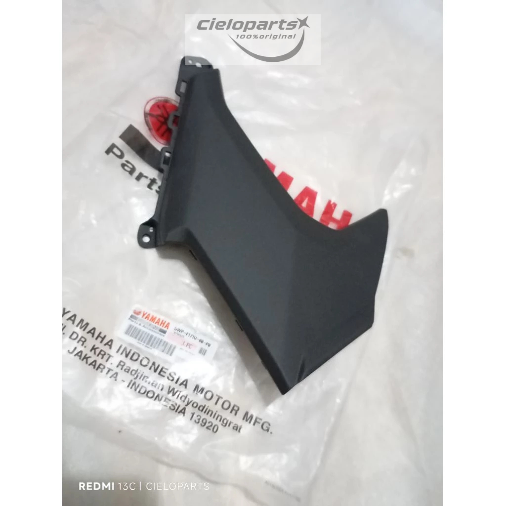 COVER BAWAH JOK SIRIP DEPAN KANAN HITAM DOFF NEW AEROX 155 ALPHA TURBO BWP-F171U-00-P0 100%ORIGINAL 