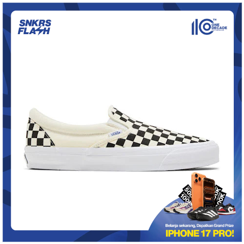 VANS Slip On Reissue 98 Checkerboard Black White Sepatu Sneakers Unisex - VN000CSE2BO - Size 40