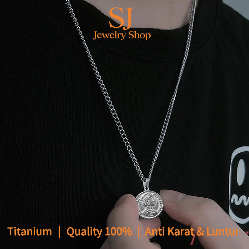 SJ Kalung Titanium Small Iron Coin Patung Ratu Mahkota Liontin Anti Karat Pria Dan Wanita