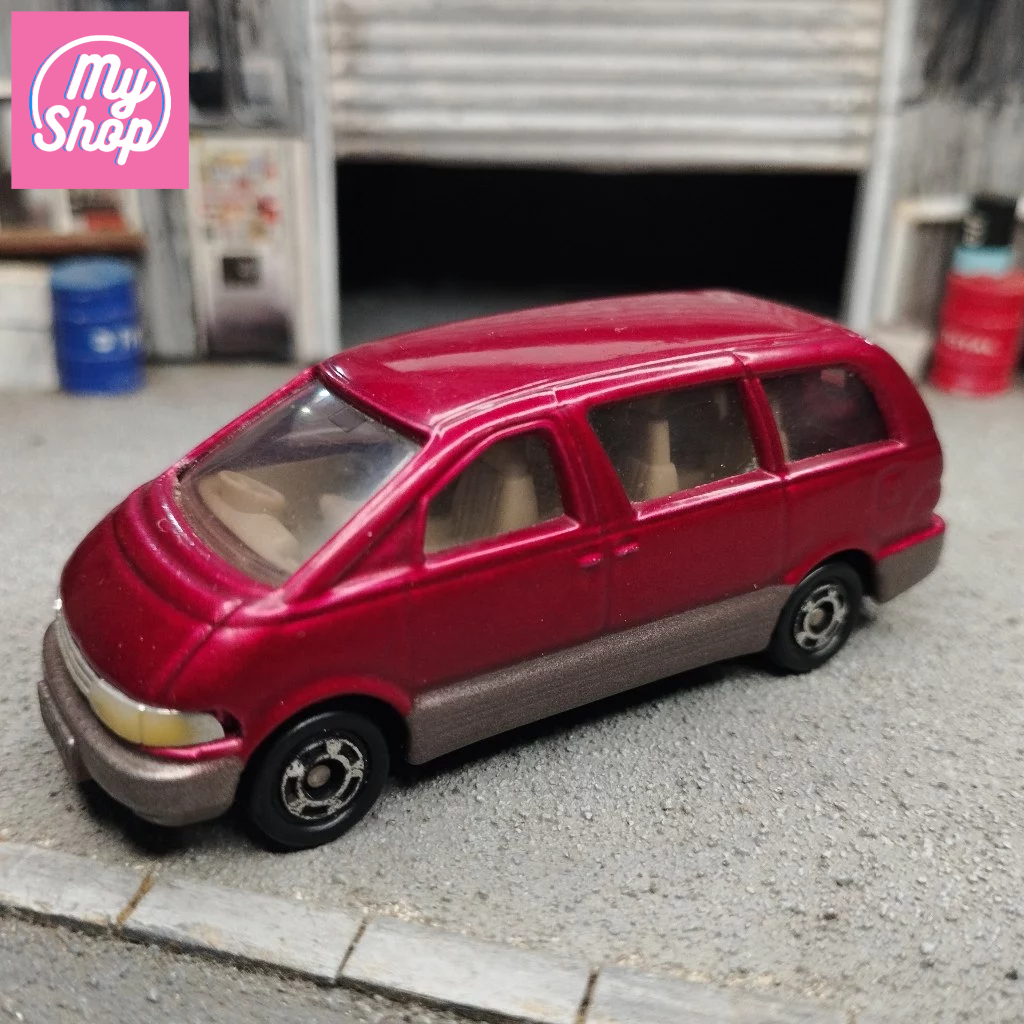Tomica 99 Toyota Estima Red