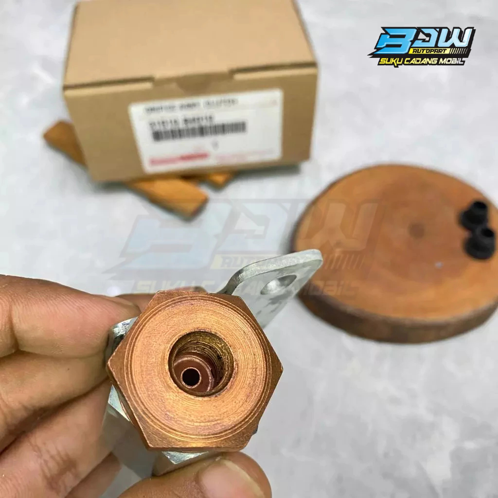 Valve kecil penghubung Selang master kopling Toyota Avanza Xenia Rush Terios 2006 2007 2008 Pembagi