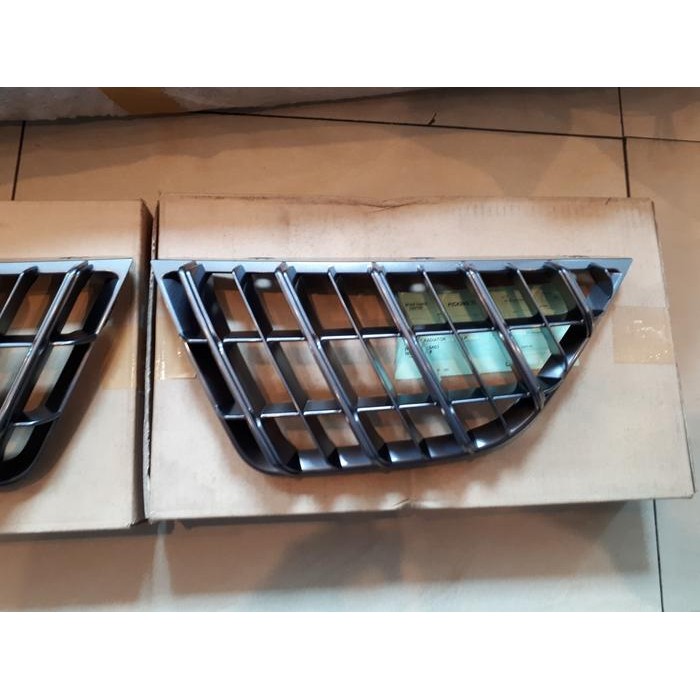 Grill Asli Mitsubishi Kuda 2005
