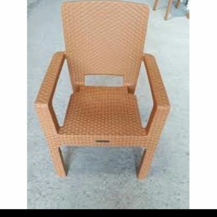 Kursi Plastik Sandaram Tangan Rotan Napolly Kuratsen Raja 8R3