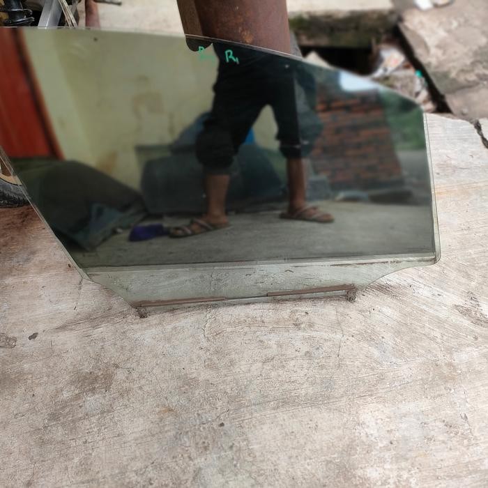 Kaca Pintu Depan Kanan Ertiga Bekas
