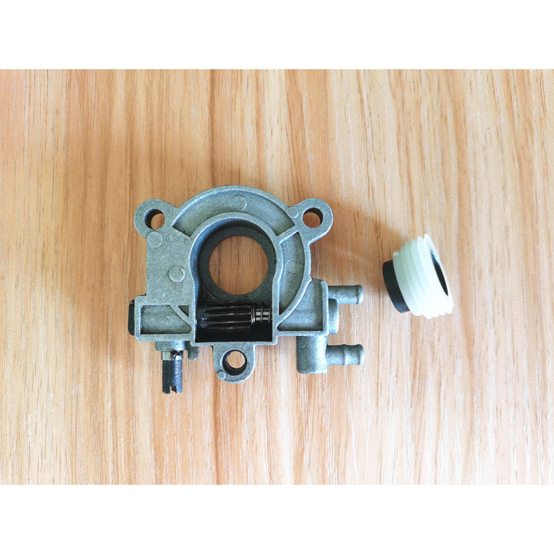 6200 Oil Pump & Worm for Chinese 6200 662 Chainsaw 62CC chain saw