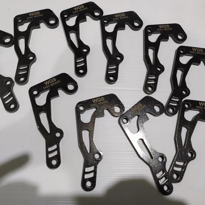 BREKET BRACKET KALIPER PCX 3 PISTON PNP BEAT VARIO SCOOPY DISC 220MM