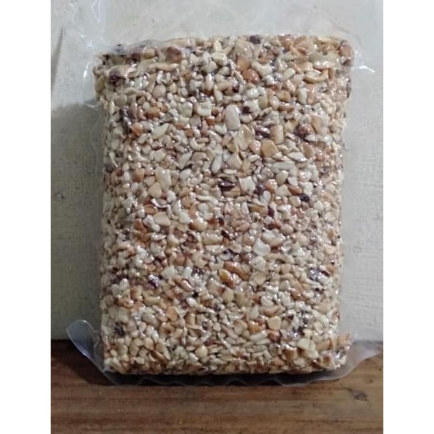 

New kacang mede menir 1kg