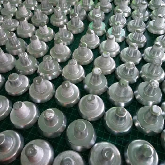 

Besi Penindih Kertas Pola Timbel Pemberat Kain 1 pcs