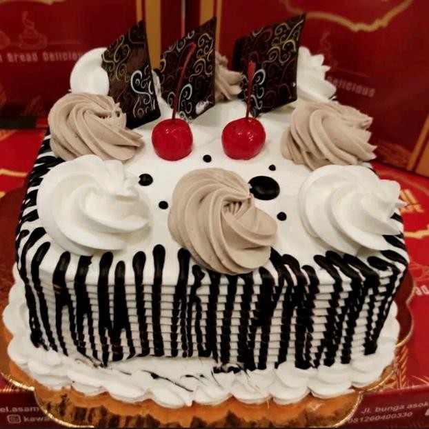 

Kue Ulang Tahun Coklat Petak Diameter 22 Cm / Birthday Cake