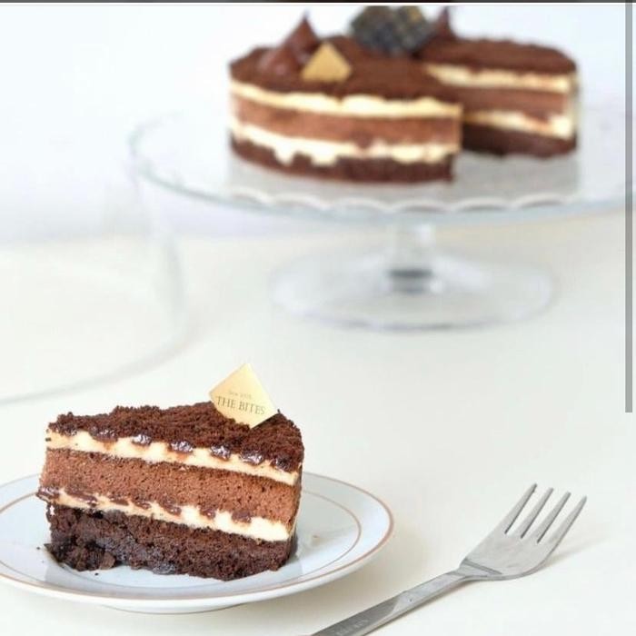 

Tiramisu Round Birthday Cake by The Bites Brownies