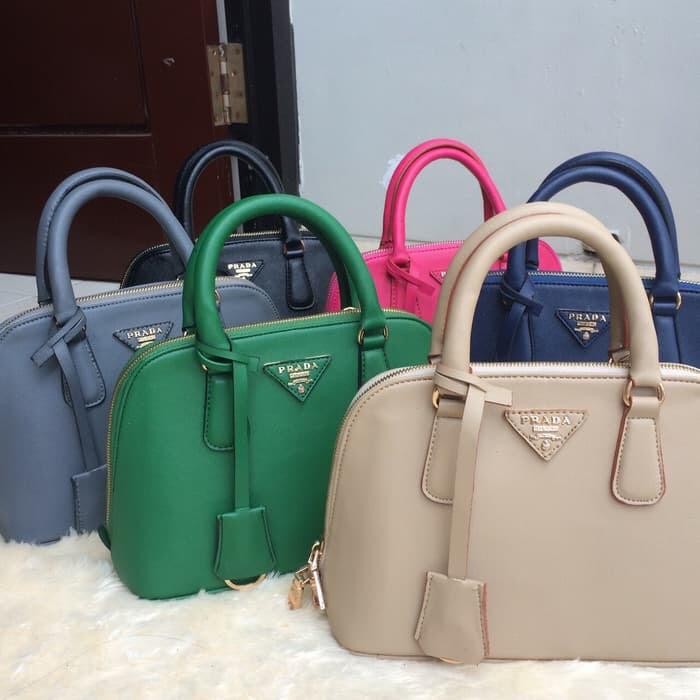 Tas Wanita Cewek branded fashion handbags PRADA Alma Mini Black