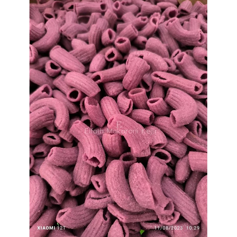 

Makaroni Keju Rasa Keju Ubi Ungu 500 Gram Kemasan Toples Cemilan Kekinian Gluten Free