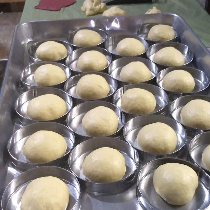 

Paket Burger Premium Homemade ( Roti 4 Beef Patty 4 Cheese Slice 4 )