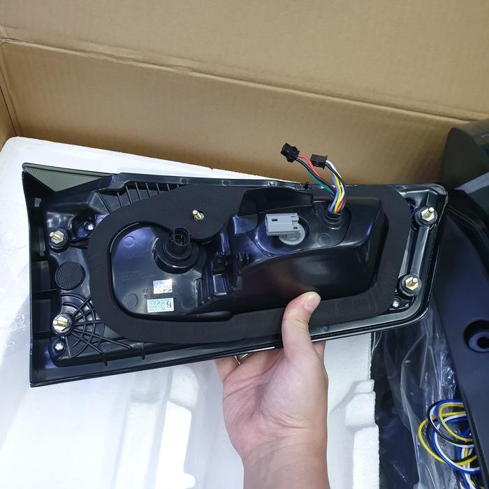 Unik Stoplamp Innova Reborn Yz V3 Led Lampu Belakang Bmw Style