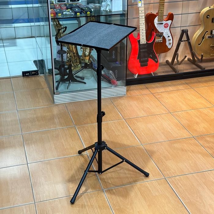 Dluxe Stand Laptop Tripod On Stage - Laptop Sequencer DJ Stand
