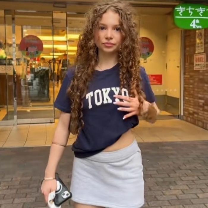 (Allthebest) tokyo baby tee y2k crop top graphic tee downtown vintage 2000s