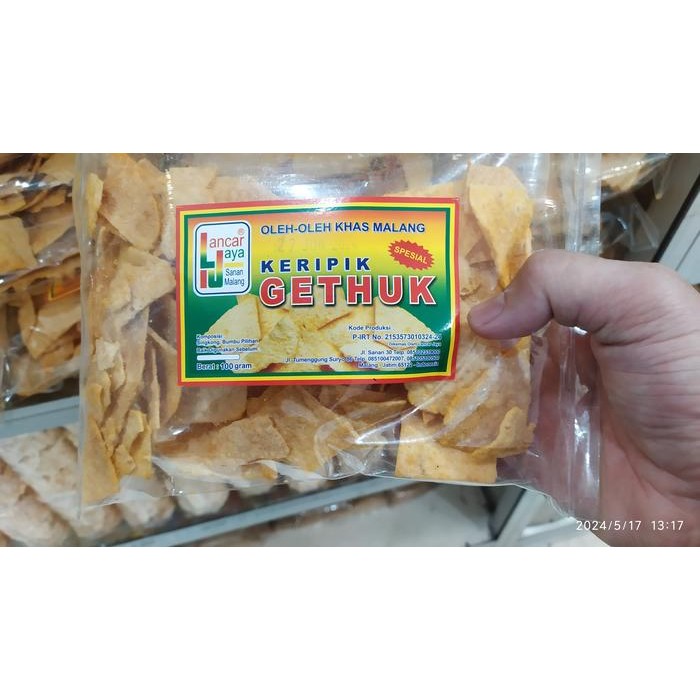 

Sedia Keripik Gethuk Lancar Jaya khas Malang