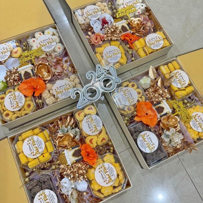 

Paket Dekorasi Parcel Hampers Hadiah Idul Fitri Kue Kering Keramik 203