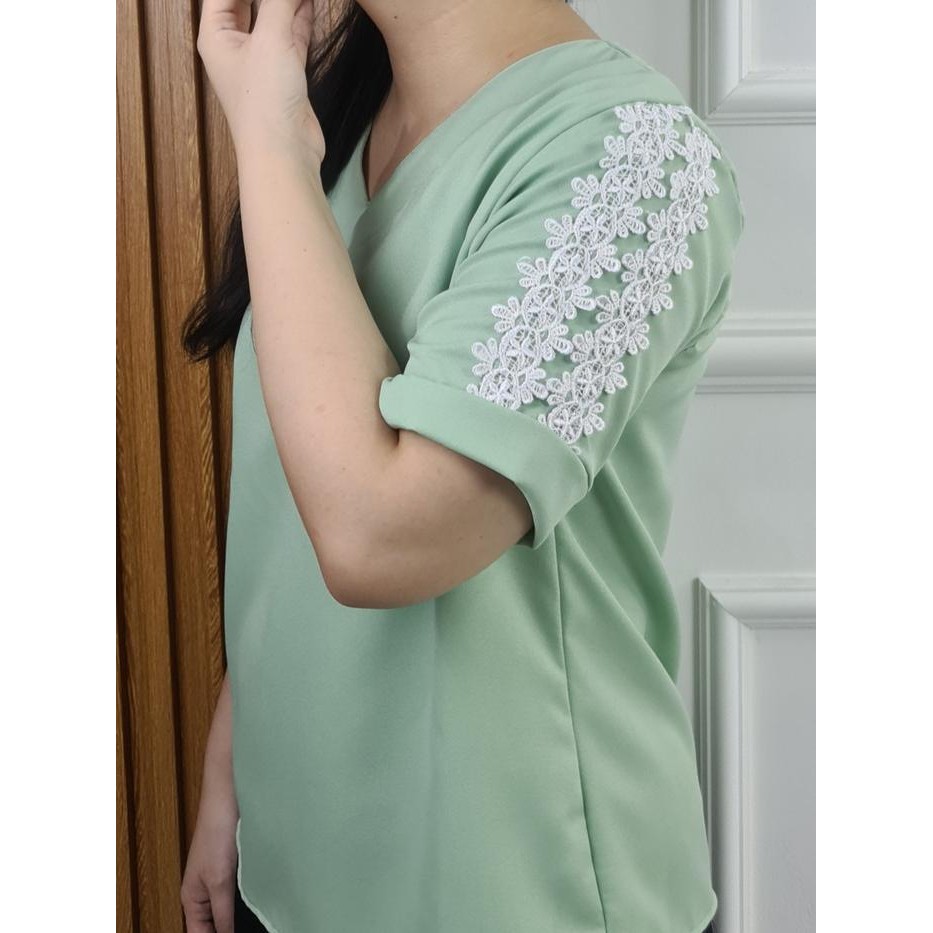 (Expert) LVL - Atasan Blouse Wanita Jumbo Veira Renda New Blus Cewek Model Baru Baju Kombinasi
