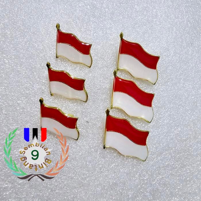 Pin Bendera Merah Putih Berkibar