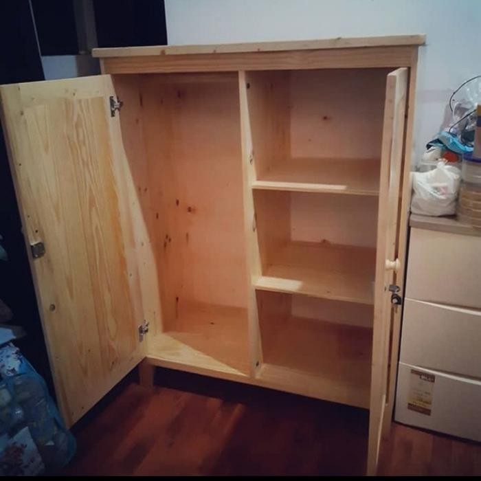 Lemari Pakaian/Lemari Kosan