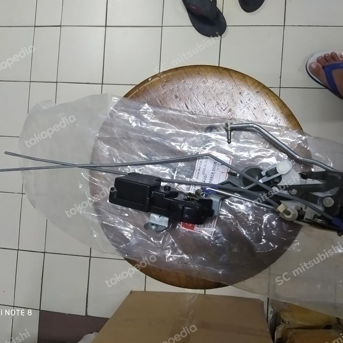 Laris Doorlock Door Lock Pintu Depan Kanan Mitsubishi Kuda