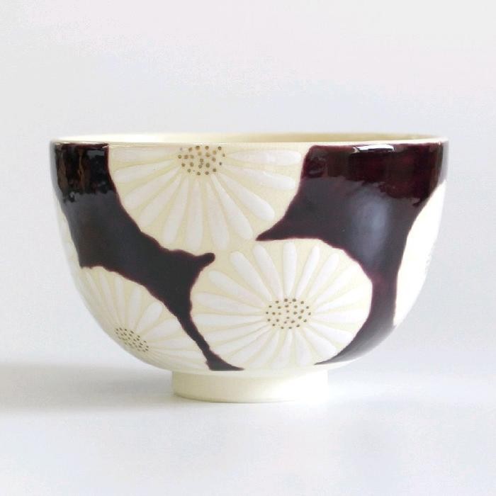 

Chawan - Kiyomizu-yaki White Chrysanthemum - Made in Japan